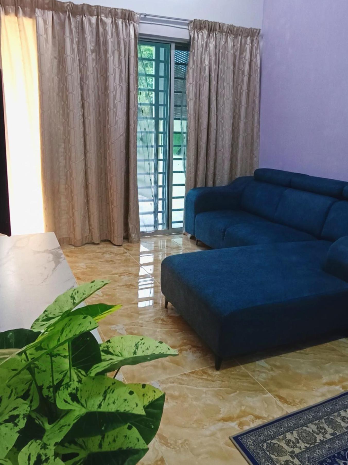 Homestay Lestari Klia Sepang Exterior photo